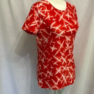 Jones New York Red and White Tie-Dye Short Sleeve Tee